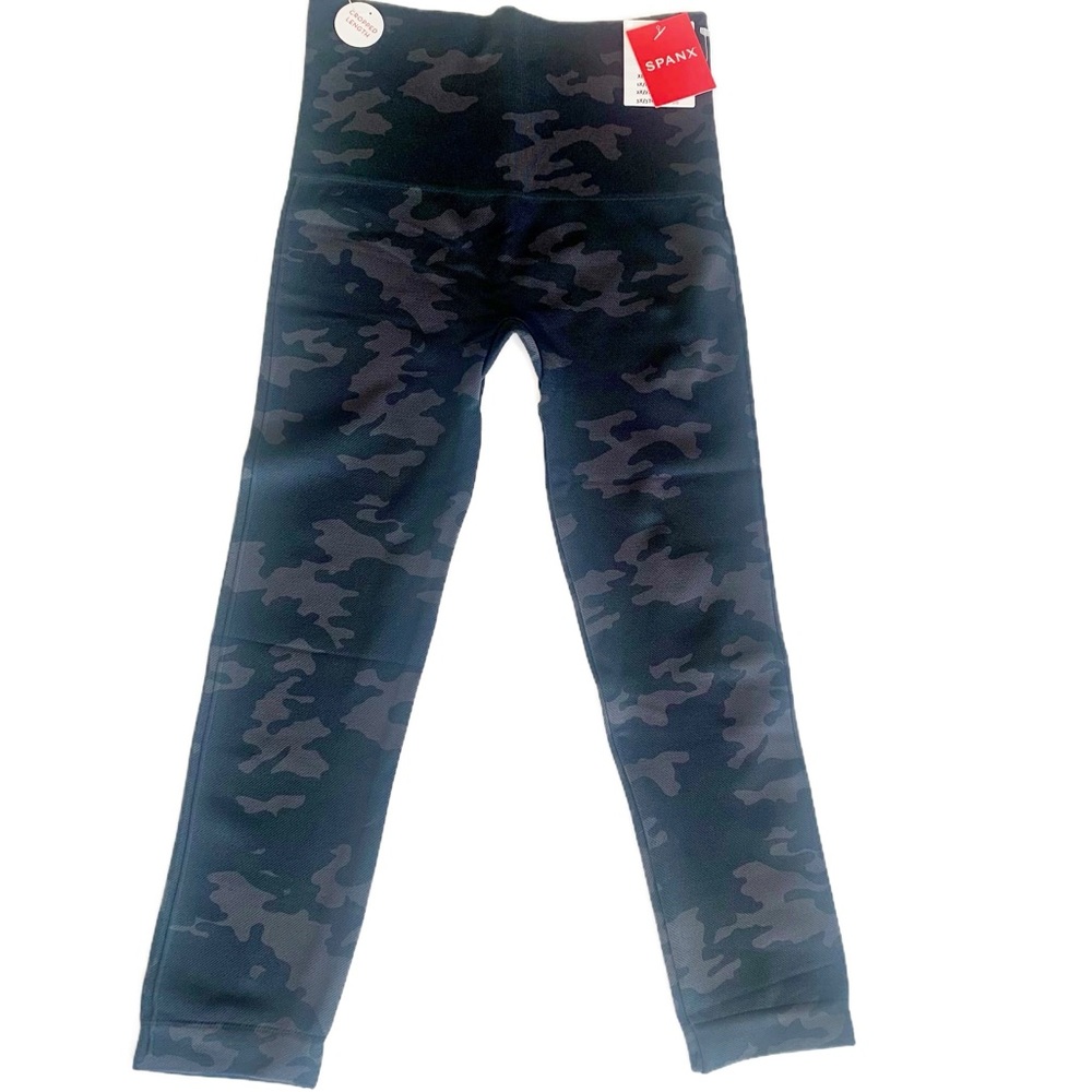 Spanx Camo Cropped Leggings Size SP